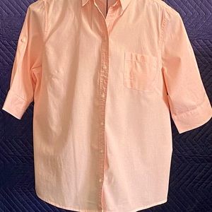 Lee Rider Peach colored short sleeve blouse